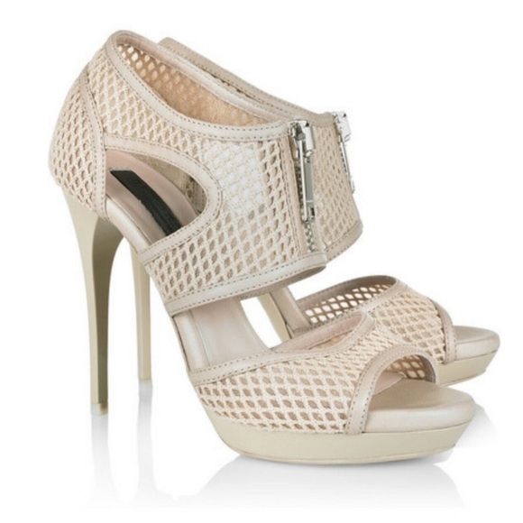 BURBERRY MESH  & LEATHER STILETTOS - Picture 1 of 8